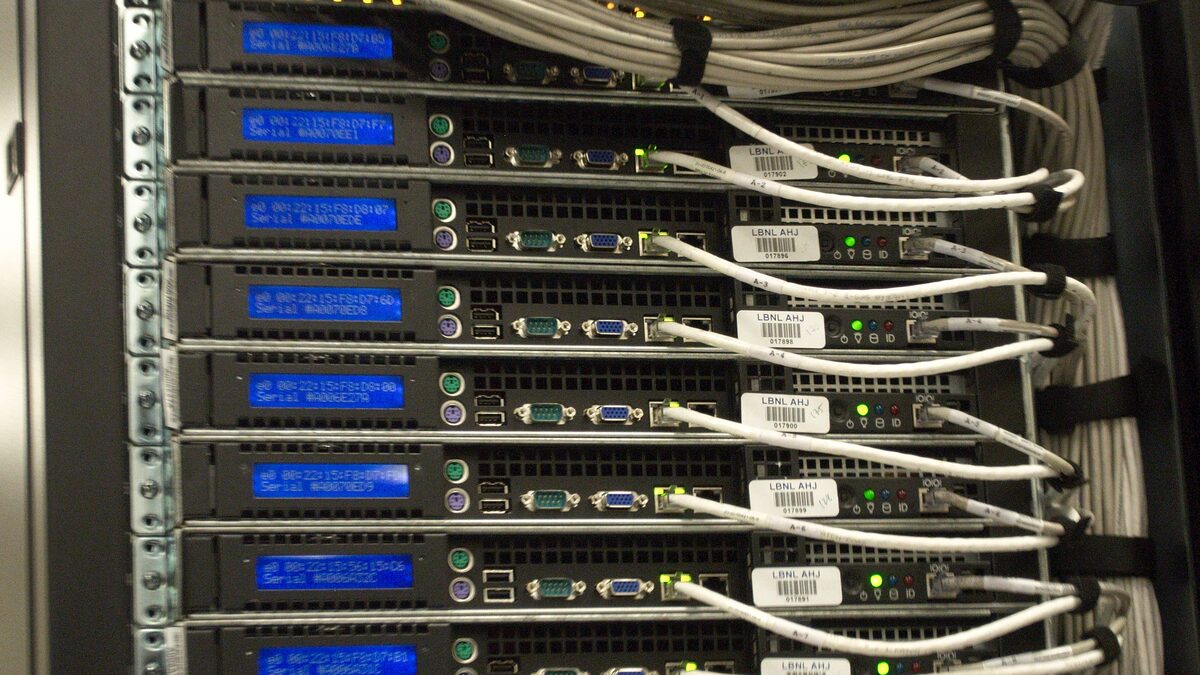 Data-centre server racks — choosing between online double-conversion and line-interactive UPS topology